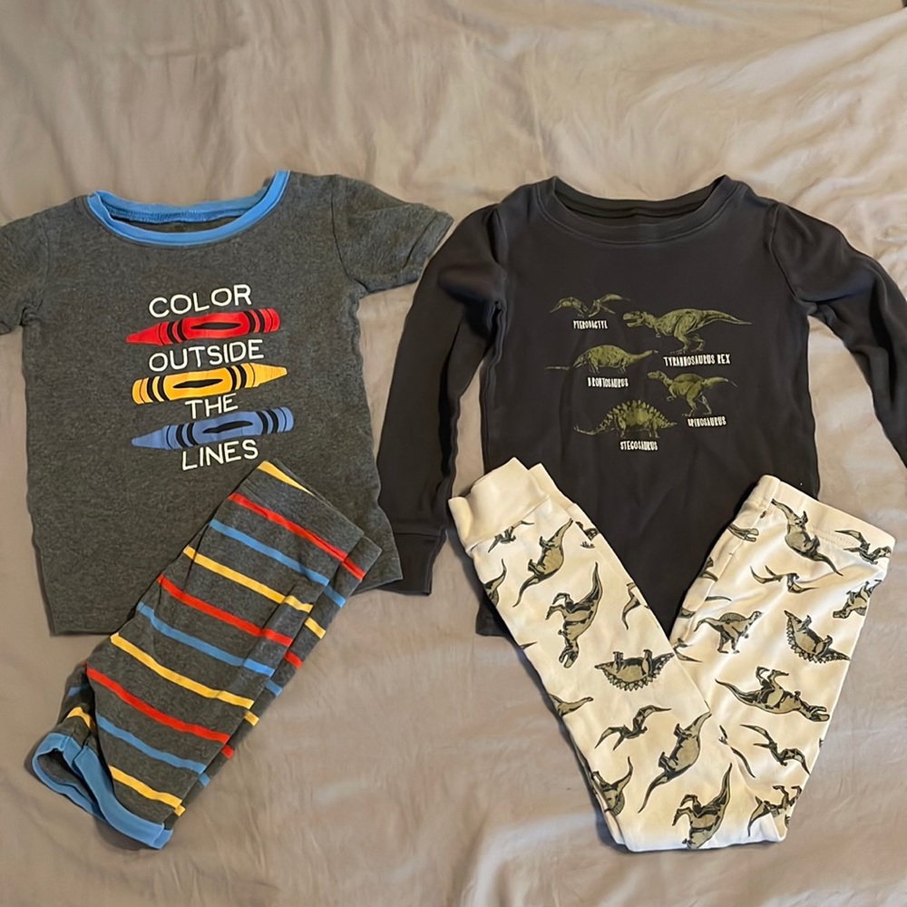 Old Navy pajamas - set of 2